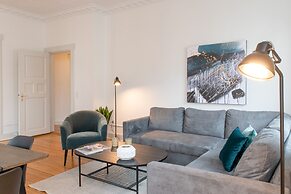 Sanders Boulevard - Smart 3-bdr Apt By the Canal
