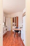 Sanders Boulevard - Smart 3-bdr Apt By the Canal