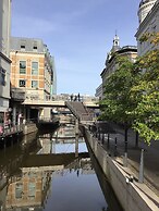 Sanders Boulevard - Cute 2-bdr Apt By the Canal