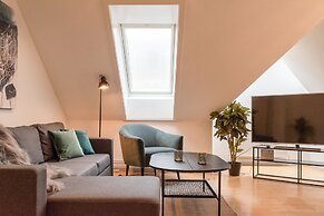 Sanders Boulevard - Cute 2-bdr Apt By the Canal