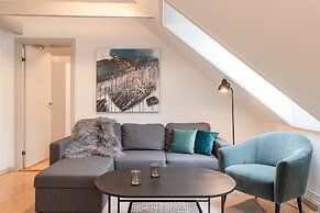 Sanders Boulevard - Cute 2-bdr Apt By the Canal