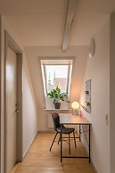 Sanders Boulevard - Cute 2-bdr Apt By the Canal