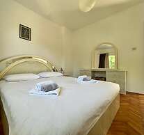 Lemon Tree Apartments