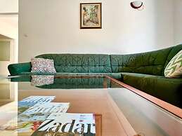 Lemon Tree Apartments