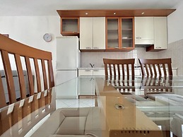 Lemon Tree Apartments