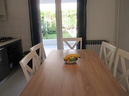 Lemon Tree Apartments