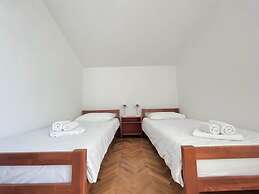 Lemon Tree Apartments