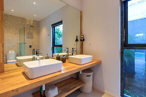 Bali Villa Near the Beach, 2041