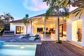 Bali Villa Near the Beach, 2041