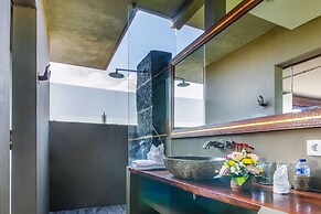 Luxury Villa in Bali near Beach, Bali Villa 2086