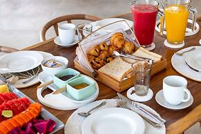 Bali Villa Near the Beach, 2056