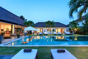 Bali Villa Near the Beach, 2056