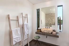 Bali Villa Near the Beach, 2056