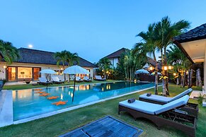 Bali Villa Near the Beach, 2056