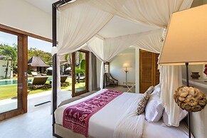 Bali Villa Near the Beach, 2056