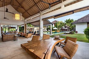 Bali Villa Near the Beach, 2056