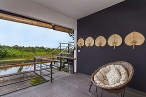 Bali Villa Near the Beach, 2056