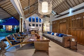 Bali Villa Near the Beach, 2056