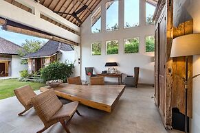 Bali Villa Near the Beach, 2056