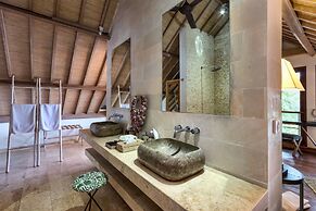 Bali Villa Near the Beach, 2056