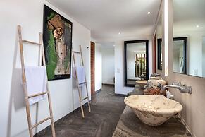 Bali Villa Near the Beach, 2056