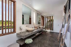 Bali Villa Near the Beach, 2056