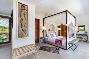Bali Villa Near the Beach, 2056