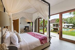 Bali Villa Near the Beach, 2056