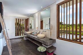 Bali Villa Near the Beach, 2056