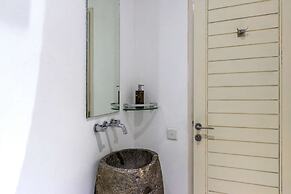 Bali Villa Near the Beach, 2056