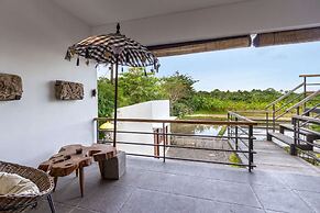 Bali Villa Near the Beach, 2056