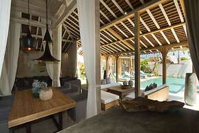 Luxury 4 Bedroom Villa With Private Pool, Bali Villa 2006
