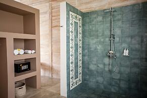 Luxury 4 Bedroom Villa With Private Pool, Bali Villa 2006