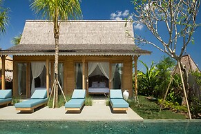 Luxury 4 Bedroom Villa With Private Pool, Bali Villa 2006