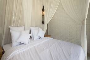 Luxury 4 Bedroom Villa With Private Pool, Bali Villa 2006