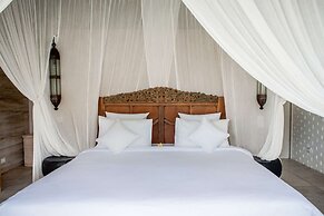 Luxury 4 Bedroom Villa With Private Pool, Bali Villa 2006