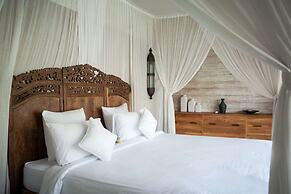 Luxury 4 Bedroom Villa With Private Pool, Bali Villa 2006