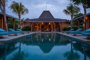 Luxury 4 Bedroom Villa With Private Pool, Bali Villa 2006