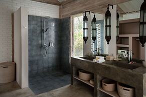 Luxury 4 Bedroom Villa With Private Pool, Bali Villa 2006