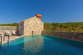 Holiday Home Trojkovic