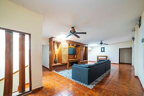 Capital O Hotel Casa Blanca