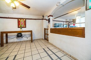 Capital O Hotel Casa Blanca