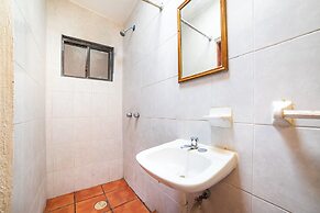 Capital O Hotel Casa Blanca