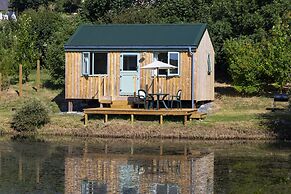 Lynstone Lakes