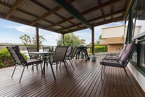 Bruces Waterside Units