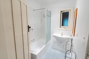 Bruces Waterside Units