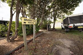 Bruces Waterside Units