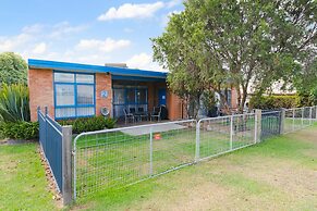 Bruces Waterside Units