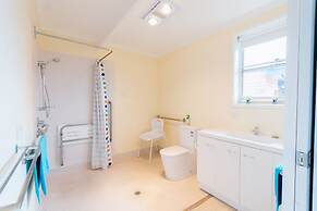 Bruces Waterside Units