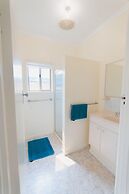 Bruces Waterside Units